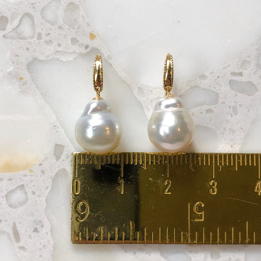 18K - Mill hook pierce - South sea pearl